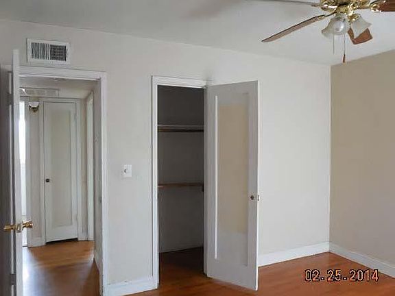 4th image of 1321 W Yale Ave
