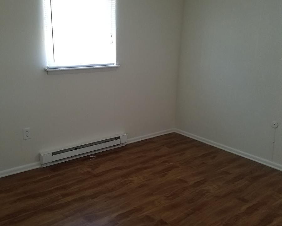 1st image of 6406 Dickens Ave