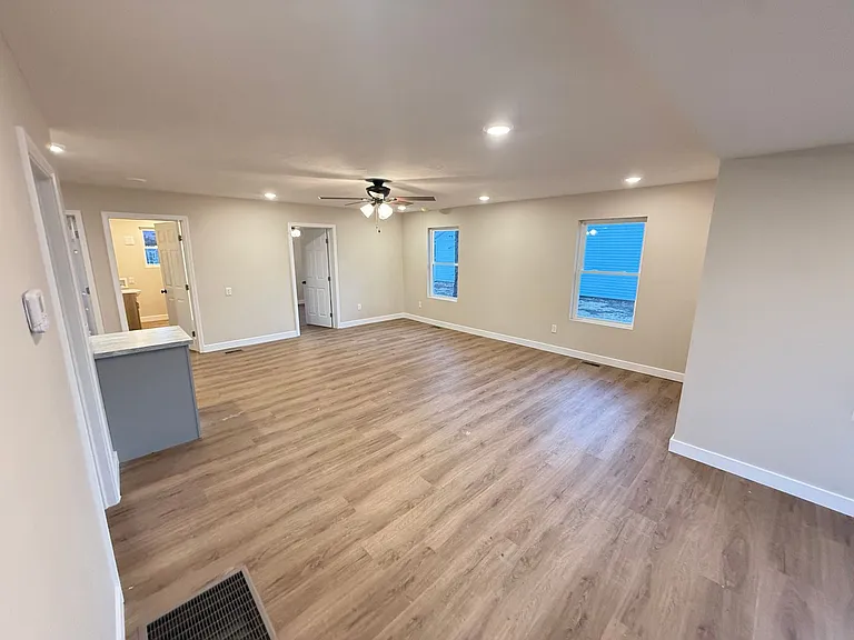 325 W Tyndal St — Photo 9