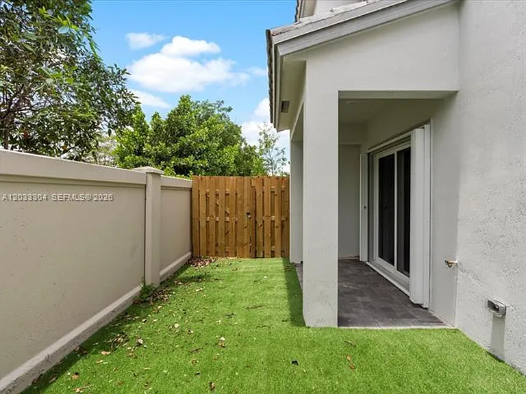 106 SW 184th Pl — Photo 18