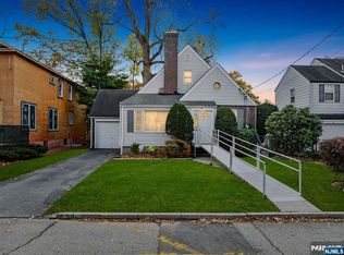 50 Golf Ct, Teaneck, NJ 07666