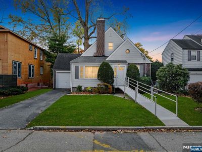 50 Golf Ct, Teaneck, NJ, 07666