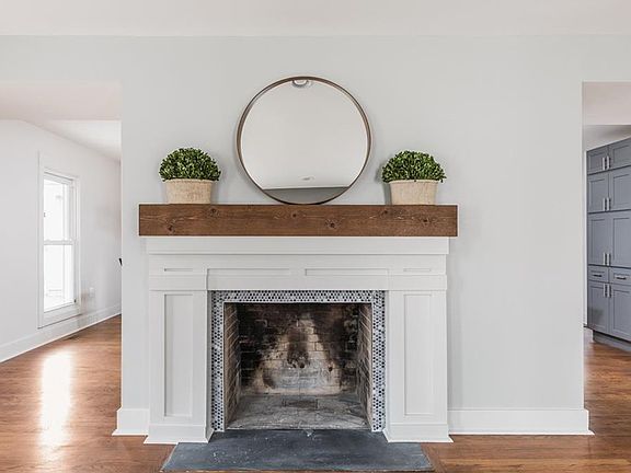 5th image of 260 Buckingham Dr