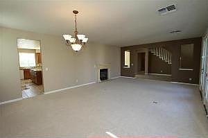 4th image of 883 Emily Ct