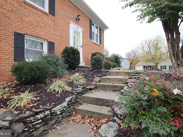 4500 Lantern Pl — Photo 28