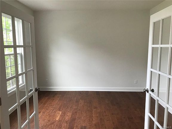 2nd image of 3349 Riverly Dr