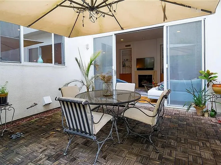 4318 Gilbert Ave — Photo 9