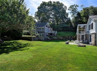 17-19 E Hills Rd, Westerly, RI 02891