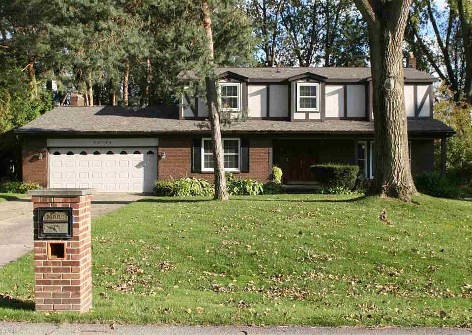 1st image of 53780 Woodbridge Dr