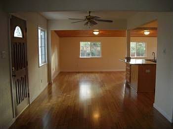 4th image of 1905 Ceylon Ave