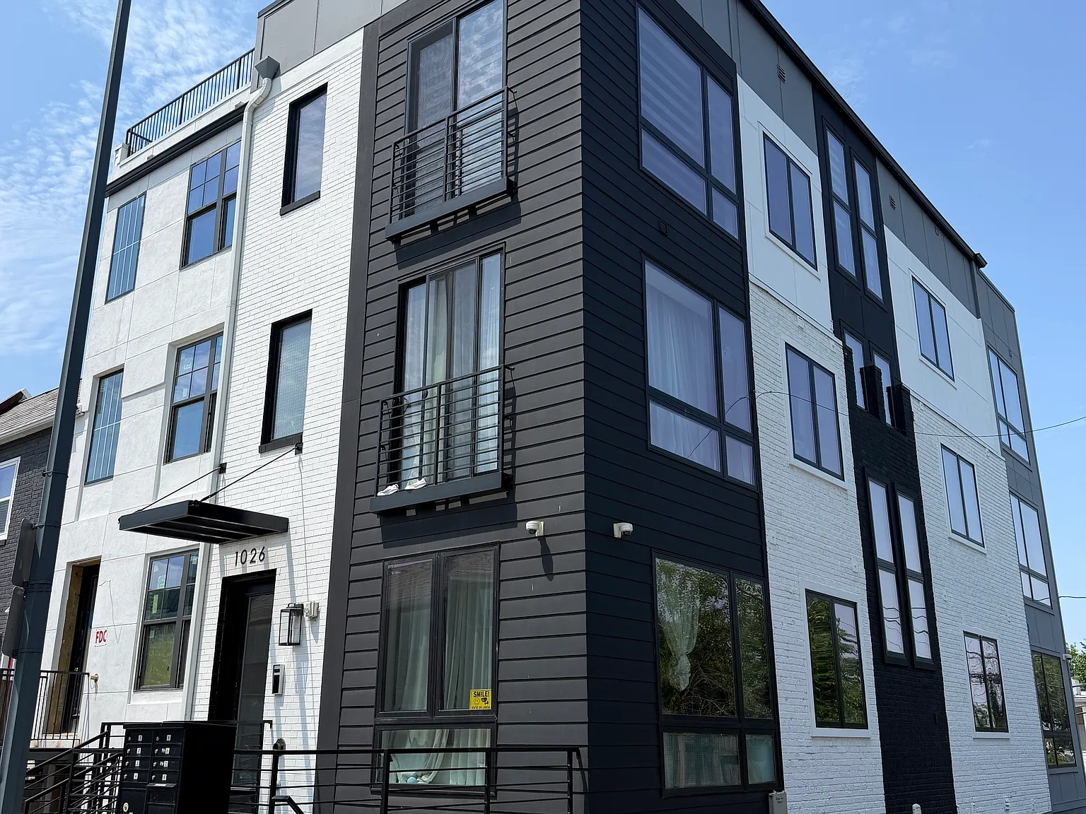 1 bed, 682 sqft, $2,600 — Photo 1