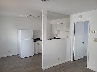 5th image of 2540 Colonial Ave #6A