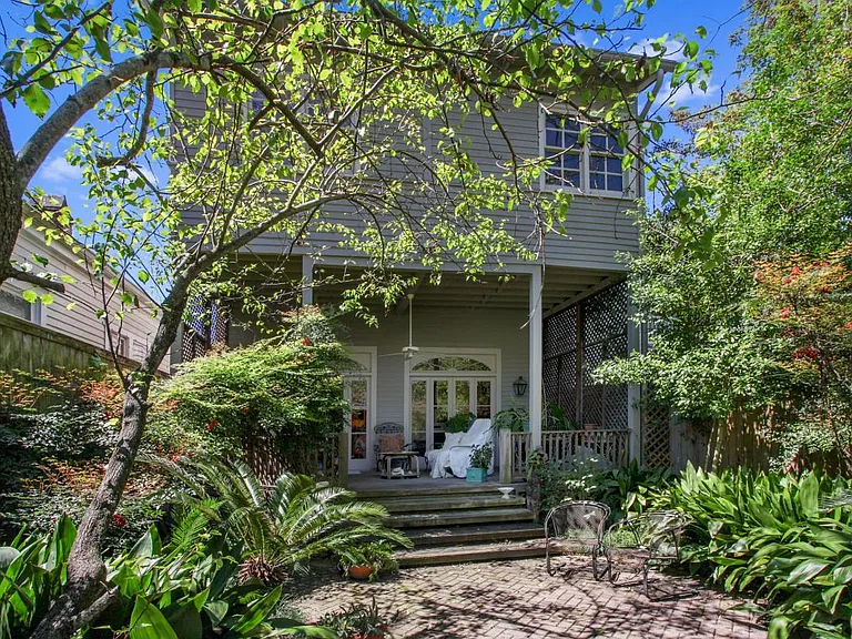 1239 Eleonore St — Photo 18