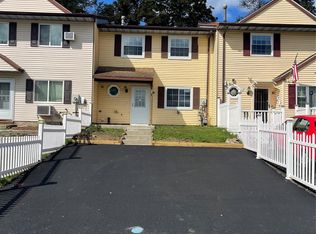 12 Cedar Ct, Middletown, NY 10940