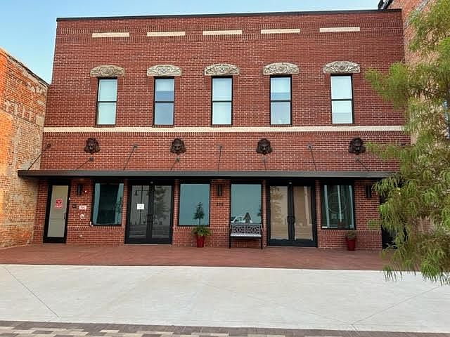 1st image of 226 W Main St #201