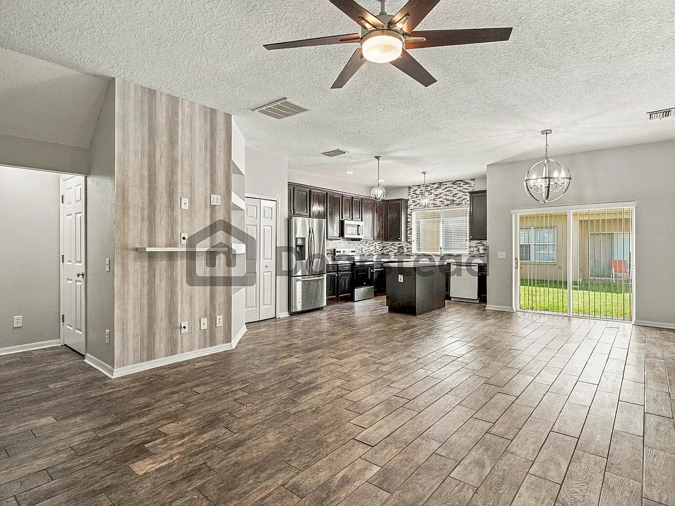 17532 Hugh Ln