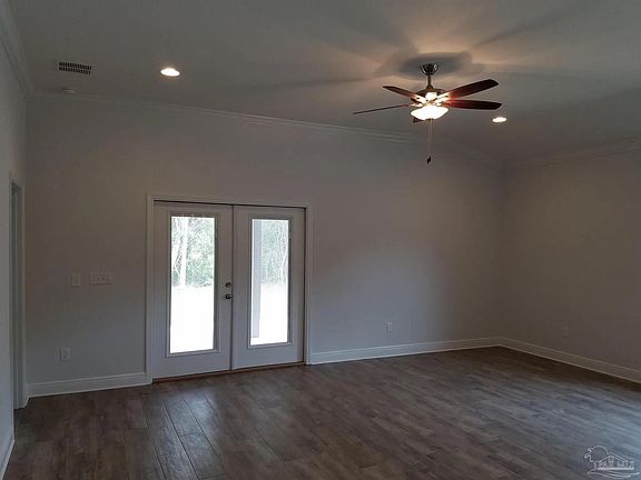 4th image of 12080 Longwood Dr