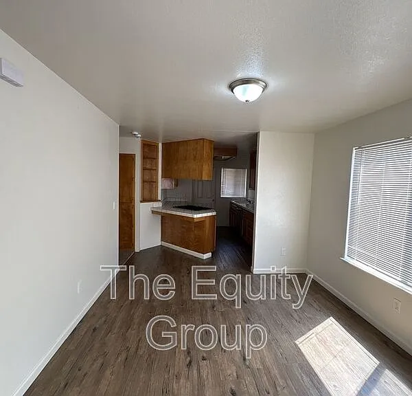 983 N Lynora St — Photo 4