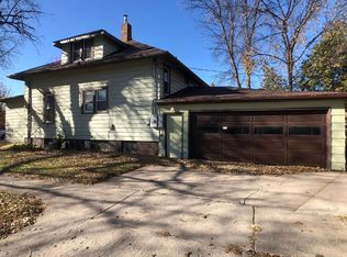 1702 4th Ave N, Grand Forks, ND 58203