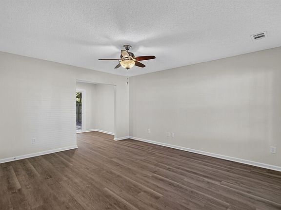 4th image of 228 Trickle Dr