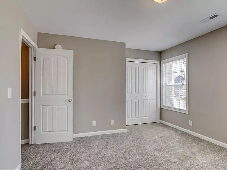 212 Alexander Blvd — Photo 8