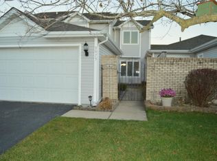 9975 Hunters Run St, Saint John, IN 46373