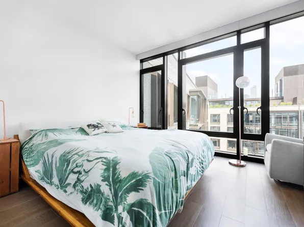 429 Kent Avenue image 8 of 21