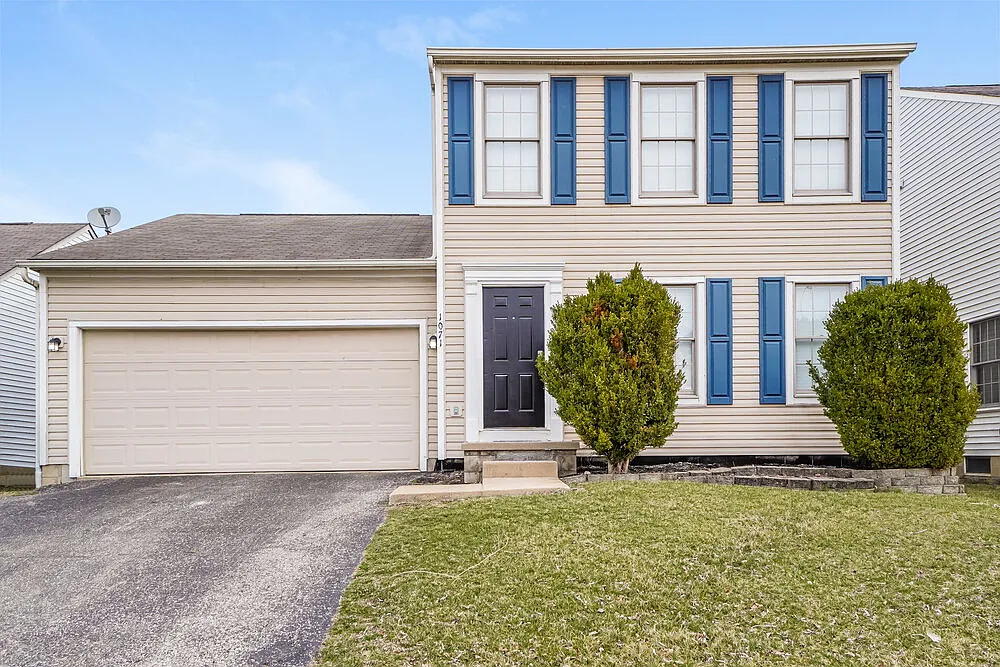 3 bed, 3.0 bath, 2310 sqft, $2,985 — Photo 1
