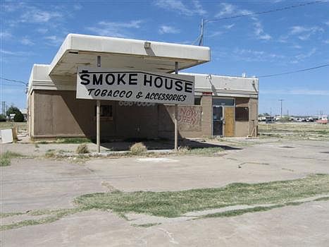 2nd image of 1301 E Front St