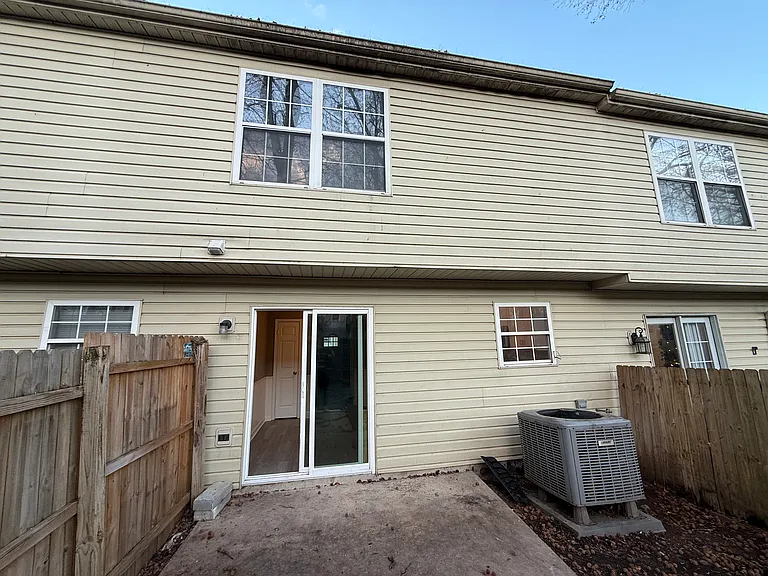 30 Sycamore Dr — Photo 5