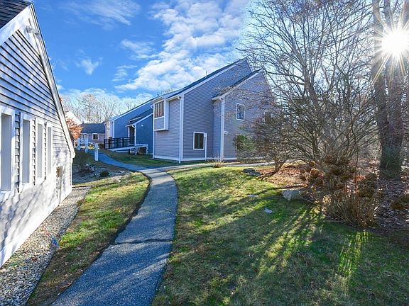 2nd image of 40 Woodrise Rd #40