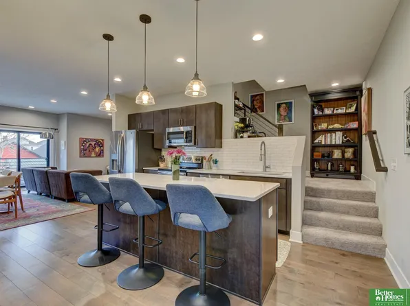 3111 Mayberry Plz, Omaha, NE 68105