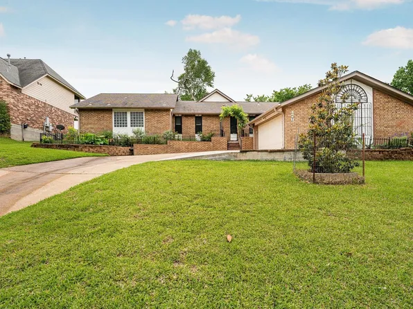 479 Cherry Hills Dr, Huntsville, TX 77340