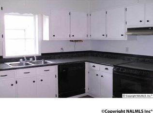 1540 Peck Hollow Rd, Somerville, AL 35670