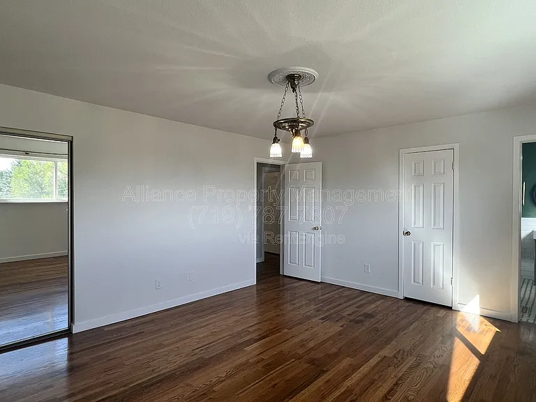 514 Catalina Dr — Photo 23