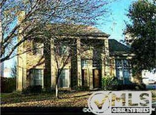 1609 Creek Bank Ln, Arlington, TX 76014