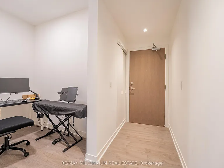 20 Richardson St #1808 — Photo 13