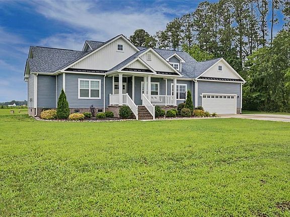 3rd image of 6479 Quaker Dr