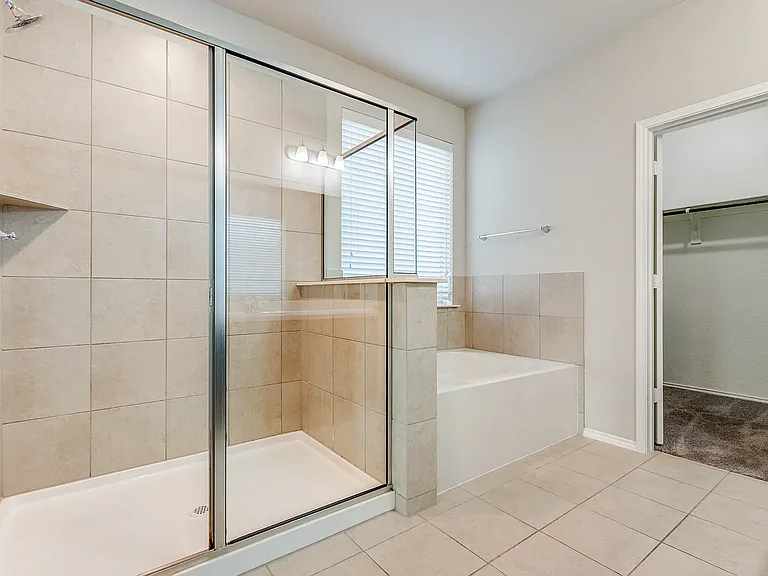 1900 Outpost Creek Ln — Photo 17