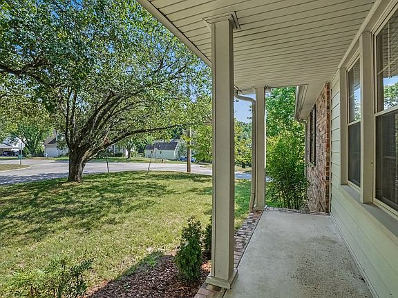 4th image of 852 Fitzpatrick Rd