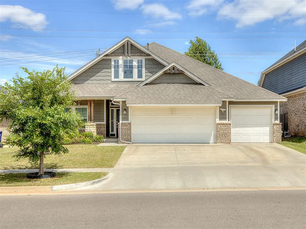 3 bed, 2.0 bath, 2360 sqft, $2,500 — Photo 1