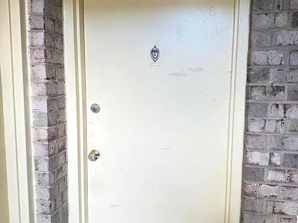 7965 Audubon Ave APT 202, Alexandria, VA 22306