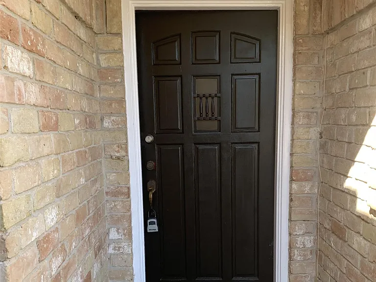 15526 Rio Plaza Dr — Photo 5