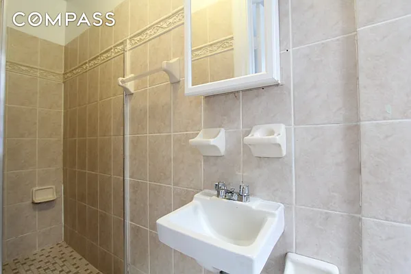 Rented by Compass | media 21