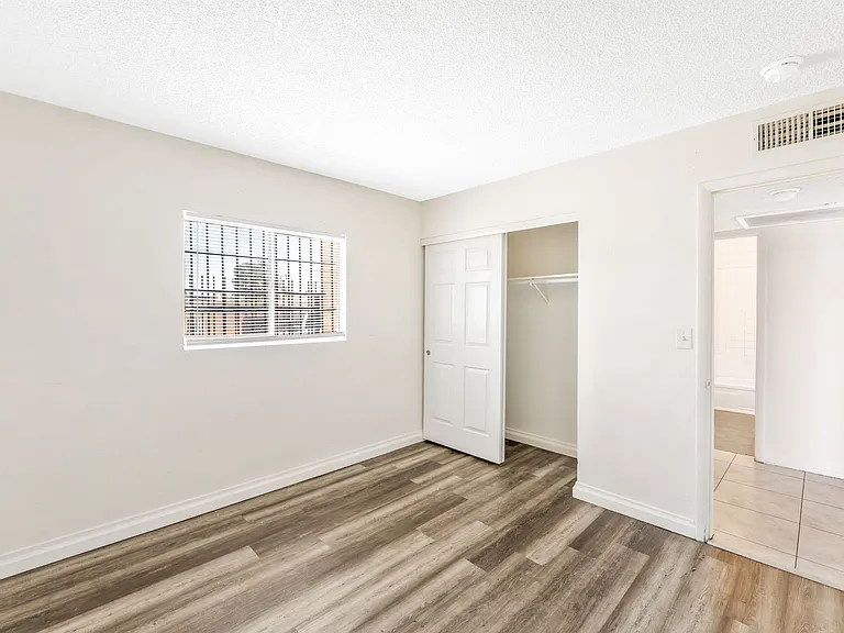 5309 W Cheyenne Ave — Photo 33