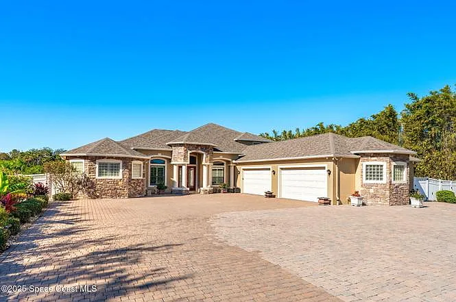 4022 Tradewinds Trl — Photo 91