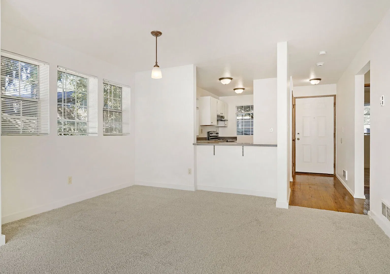 7020 Lynnwood — Photo 3