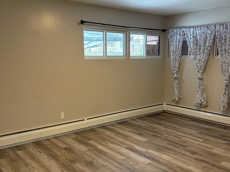 405 Interstate Highway U Willets Rd — Photo 10
