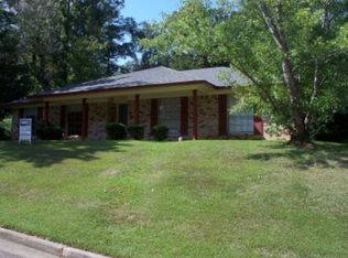 407 Ridgewood St, Vicksburg, MS 39180