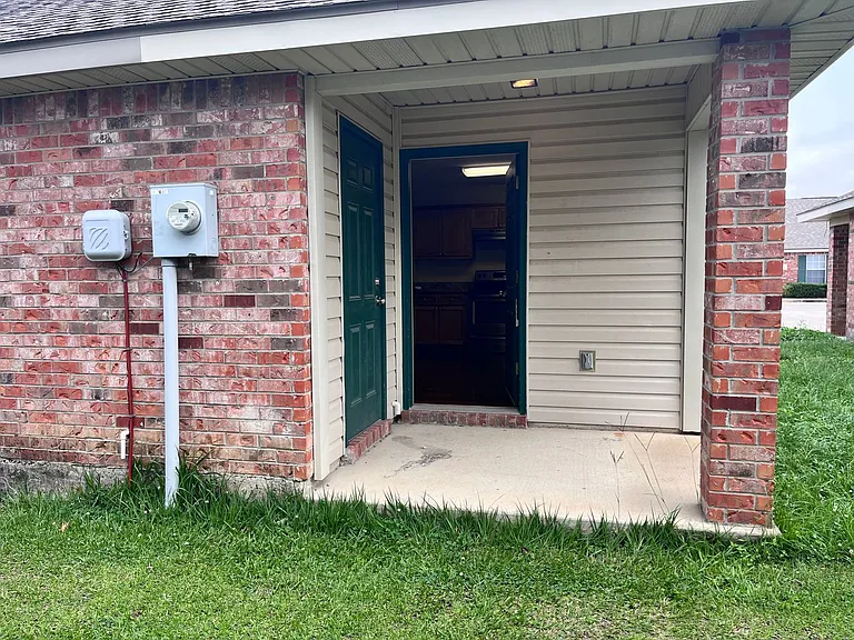 4440 Brown St — Photo 10
